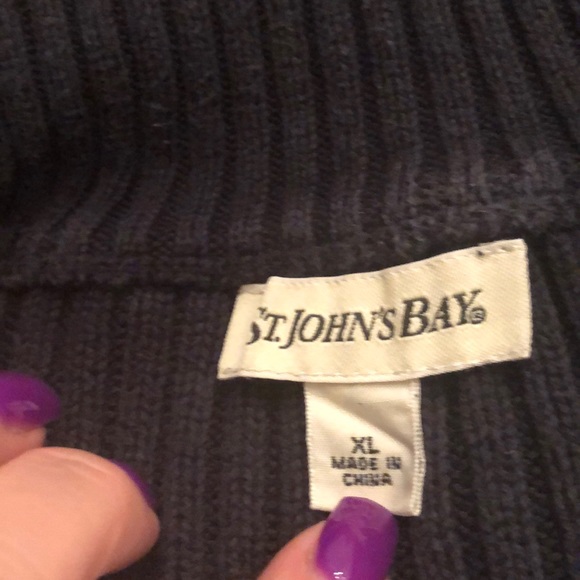 Sweater - Picture 8 of 8